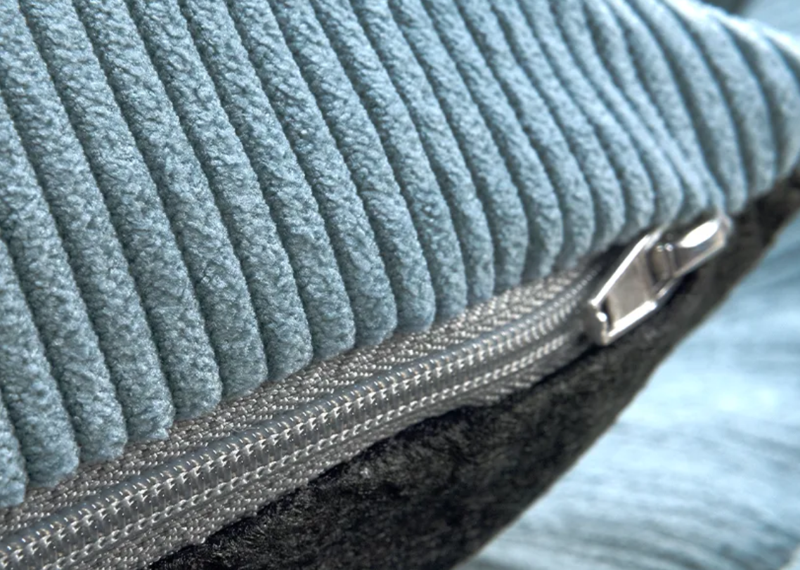 dog bed's zipper