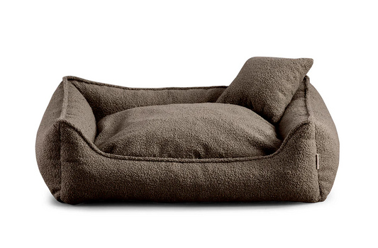 Brown bouclé dog bed with shredded foam filling — Bear model, soft-touch fabric, easy to clean, and ideal for dogs of all sizes