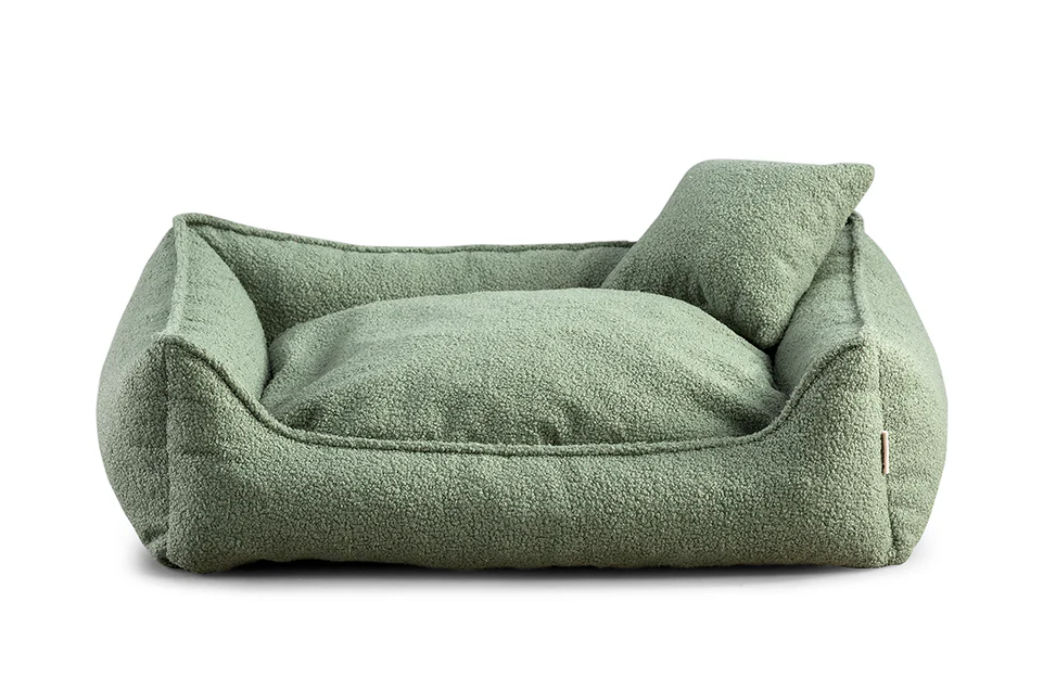 Green bouclé dog bed with shredded foam filling — Bear model, soft-touch fabric, easy to clean, and ideal for dogs of all sizes